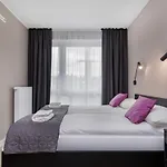 Modern Center By Renters Apartment *