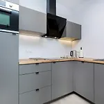 Modern Center By Renters Apartment *