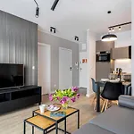 Modern Center By Renters Apartment *