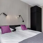 Modern Center By Renters