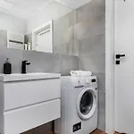 Modern Center By Renters Apartment Poznan