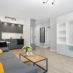 Modern Center By Renters Apartment