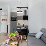 Apartment Modern Center By Renters Poznan