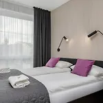 Modern Center By Renters Apartment