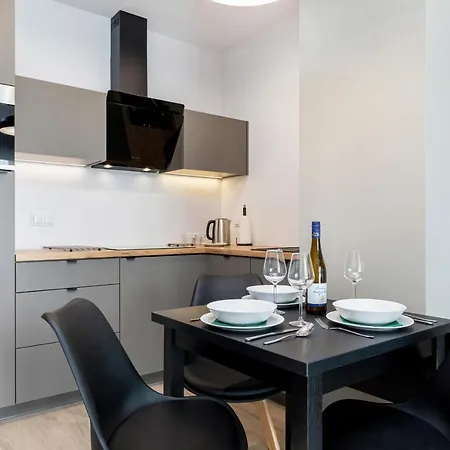 Modern Center By Renters Posen