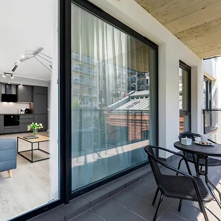 Modern Center By Renters Apartment