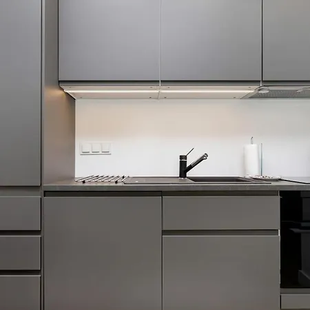 Modern Center By Renters شقة