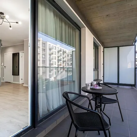 Modern Center By Renters بوزنان