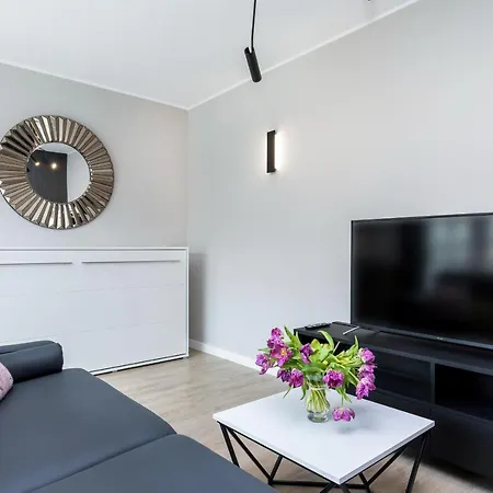 Modern Center By Renters Apartment