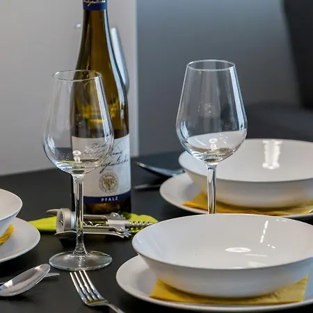 Modern Center By Renters شقة