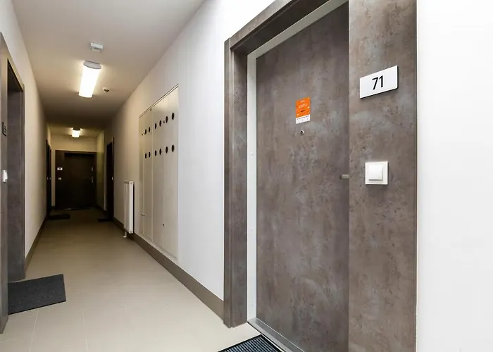 Modern Center By Renters Lägenhet