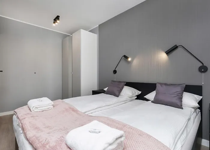 Modern Center By Renters بوزنان